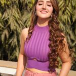 Ashnoor Kaur Instagram - Smile at life, it’ll smile back at you💗