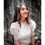 Ashnoor Kaur Instagram - Eyecontact and a heartbeat👀💓 1,2,3 or 4?