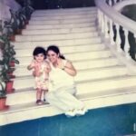 Ashnoor Kaur Instagram - “Main kya likhu uss maa ke baare mein, jisne mujhe likha hai....” (Swipe to see a now v/s then☺️) Happy Mother’s Day mom, today and everyday, you deserve all the happiness in the world my world!🌎 @kauravneet79 💗 . . Wearing @ambraee_ Chappal @threadstoriesofficial