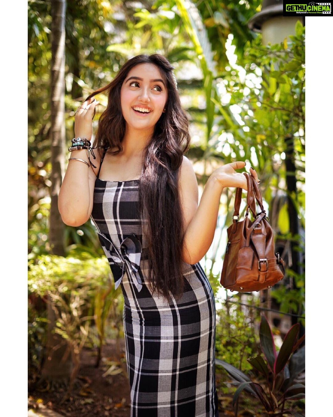 Ashnoor Kaur Instagram - The type of flower that can still grow after a forest fire๐๐ปโโ๏ธ . . Wearing @meeamifashion