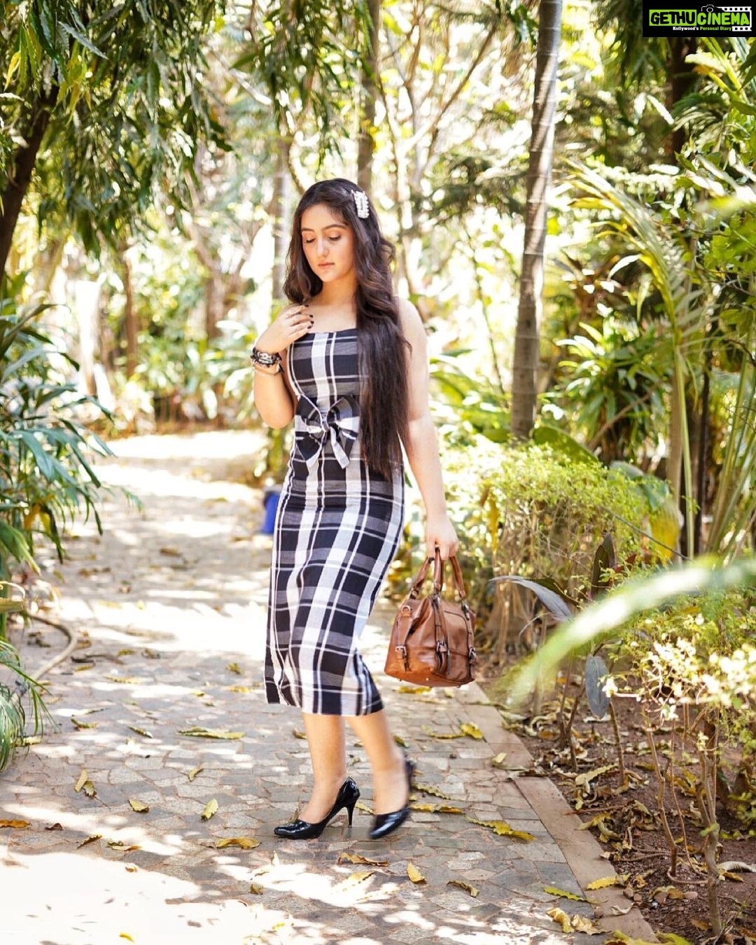 Ashnoor Kaur Instagram - The type of flower that can still grow after a forest fire๐๐ปโโ๏ธ . . Wearing @meeamifashion