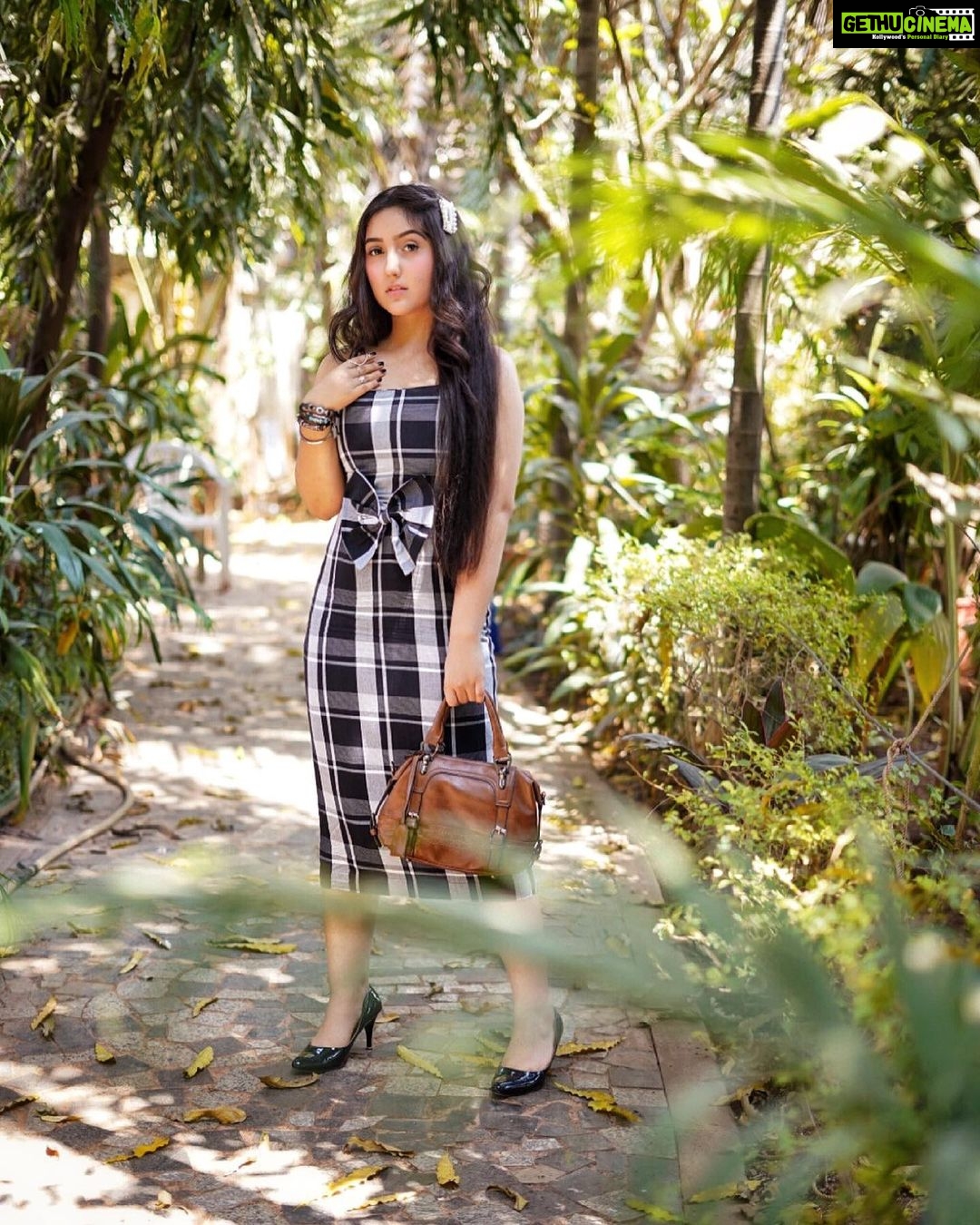 Ashnoor Kaur Instagram - The type of flower that can still grow after a forest fire๐๐ปโโ๏ธ . . Wearing @meeamifashion
