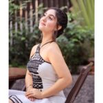 Ashnoor Kaur Instagram - Cultivate an elegant mind🤍✨ . . #BirthdayOutfit #WhatIWore Styled by @kapoormohit888 Wearing @archanakochharofficial Bag @clotche_official MUAH @makeup_by_minakshi @kalpana_hair_n_makeup 📸@saurabh_photography12 Radisson Blu Mumbai International Airport