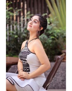 Ashnoor Kaur Instagram - Cultivate an elegant mind🤍✨
.
.
#BirthdayOutfit #WhatIWore
Styled by @kapoormohit888
Wearing @archanakochharofficial
Bag @clotche_official 
MUAH @makeup_by_minakshi @kalpana_hair_n_makeup
📸@saurabh_photography12