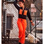 Ashnoor Kaur Instagram - Addicted to hope, addicted to self love✨ . . We are 7M strong now peopleee, thank you for this pre birthday gift🧡 I love you all sooo much! Wearing @burger.bae 📸 @kauravneet79