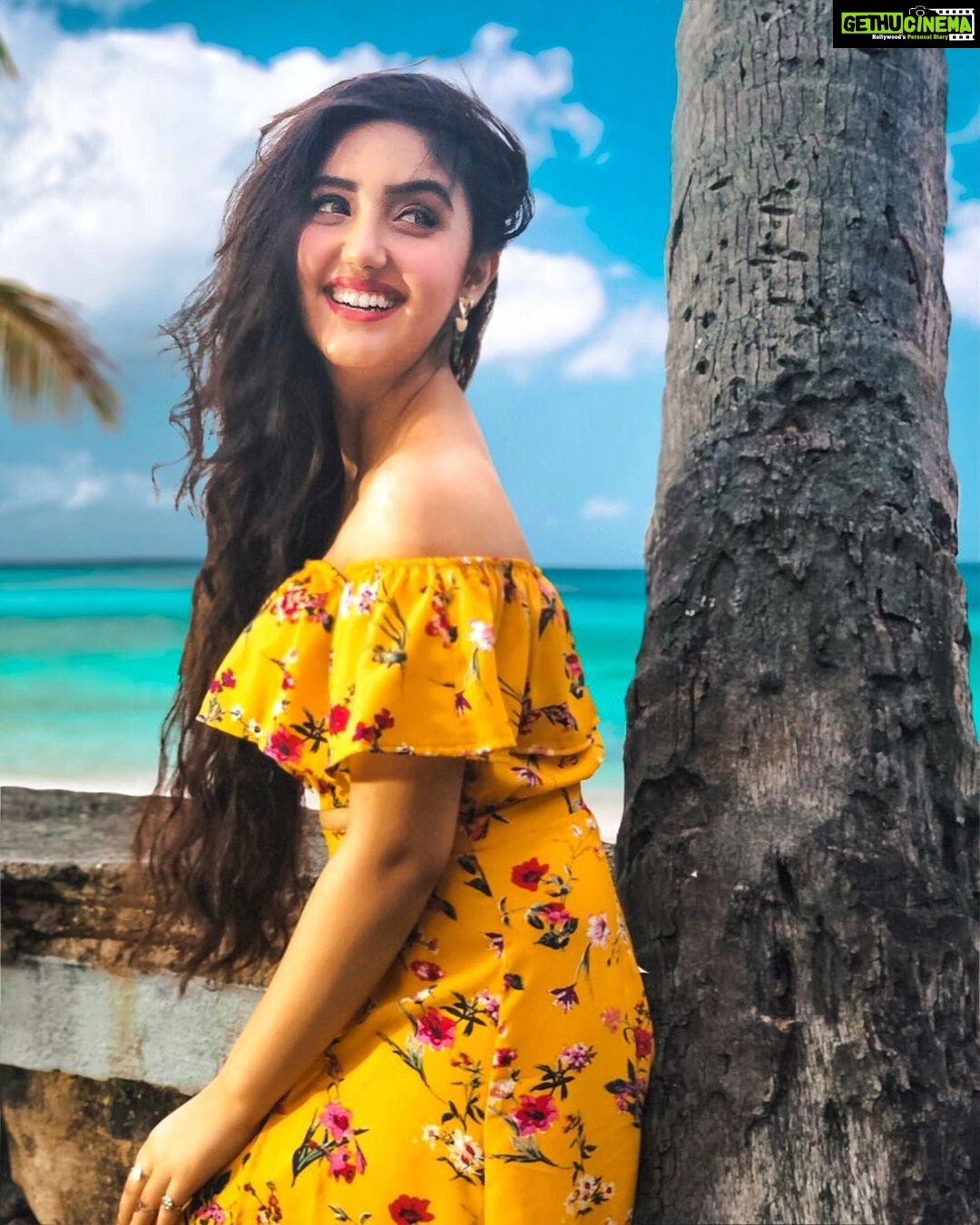Ashnoor Kaur Instagram - Lips are the gun, smile is the trigger... So thus, label me a killer😁❤️ . . 📷 @kellansworld