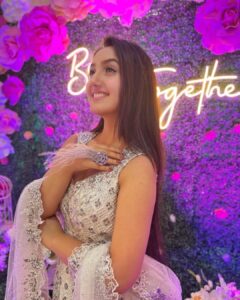 Ashnoor Kaur Instagram - Hold yourself to a standard of grace, not perfection✨💗
.
.
#WhatIWore #ashnoorstylediaries 
Outfit by @theindianbridalcompany
Styled by @the_adhya_designer
Assisted by @twinklebakhai
📸 by @purple.star.entertainment