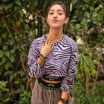 Ashnoor Kaur Instagram - My brother has an awesome sister- A true story.🤪 Swipe to see why am I saying this! . . Look who came to meet meeeeee!!! @rohanmehraa after sooo long bhai!! Always feels like family😌❤️ Now we gotta go on a ride soon😁 . . Wearing @pixie__.dusttt Glares courtesy @rohanmehraa 😁 📸 @kauravneet79