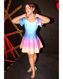 Ashnoor Kaur Instagram - Be a butterfly, pretty to see, hard to catch 🦋✨ . . . #WhatIWore #ashnoorstylediaries Wearing @meeamifashion Heels @ontoeontoe 📸 @moviematemedia
