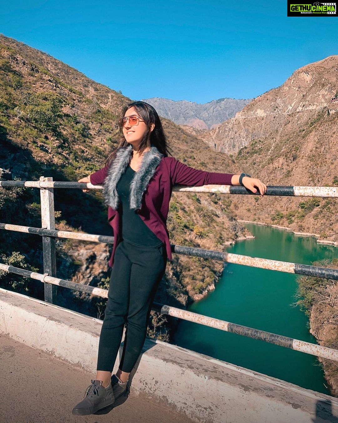 Ashnoor Kaur Instagram - Ride the bike of life on your own terms🔥 . . (Bullet just for picture purposes as ‘m underage😝 ; Wish to ride one as soon as ‘m 18!! Just like my pa @gurmeetsingh0911 Okay??😬) . . Wearing @juneberry__official 📸 @shanty_kanwer sir🤗