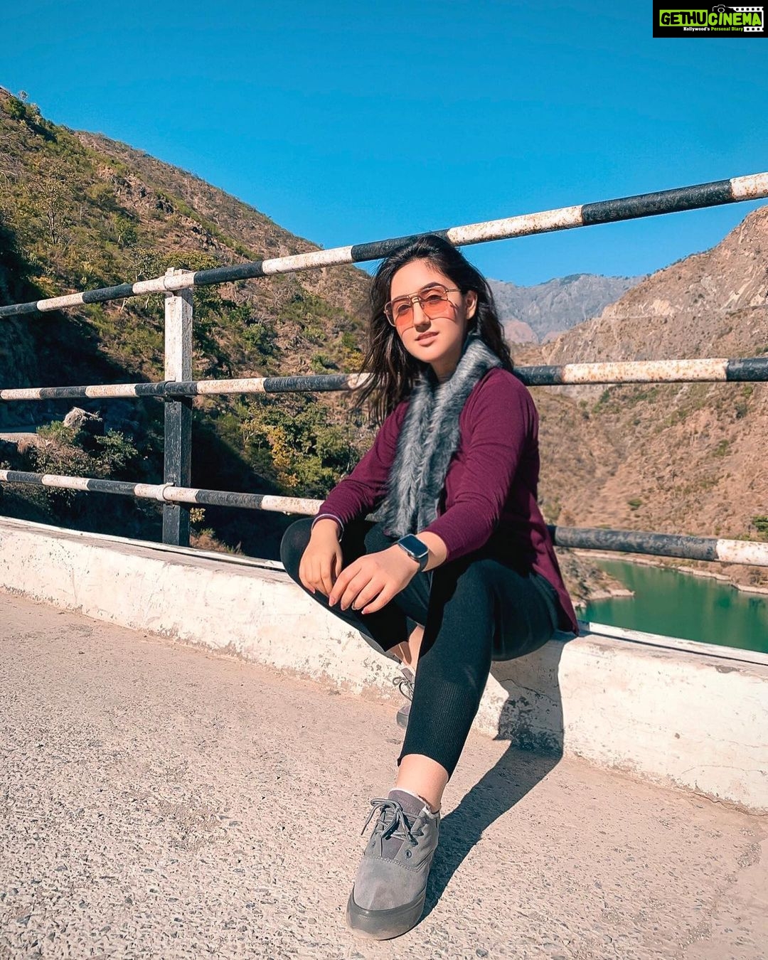 Ashnoor Kaur Instagram - Ride the bike of life on your own terms🔥 . . (Bullet just for picture purposes as ‘m underage😝 ; Wish to ride one as soon as ‘m 18!! Just like my pa @gurmeetsingh0911 Okay??😬) . . Wearing @juneberry__official 📸 @shanty_kanwer sir🤗