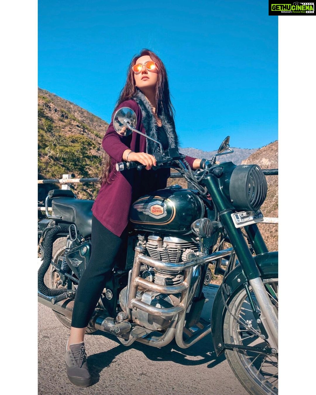 Ashnoor Kaur Instagram - Ride the bike of life on your own terms🔥 . . (Bullet just for picture purposes as ‘m underage😝 ; Wish to ride one as soon as ‘m 18!! Just like my pa @gurmeetsingh0911 Okay??😬) . . Wearing @juneberry__official 📸 @shanty_kanwer sir🤗