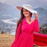 Ashnoor Kaur Instagram - Fun fact: You can’t take a deep breath while smiling! . . . . . Just kidding, wanted you to smile☺️ Have a great day💗✨ #WhatIWore #ashnoorstylediaries Wearing @eeshadatta Styled by @harshkhullarofficial @teamhkstyles ✨ 📸 by @doprahularora sir🤗