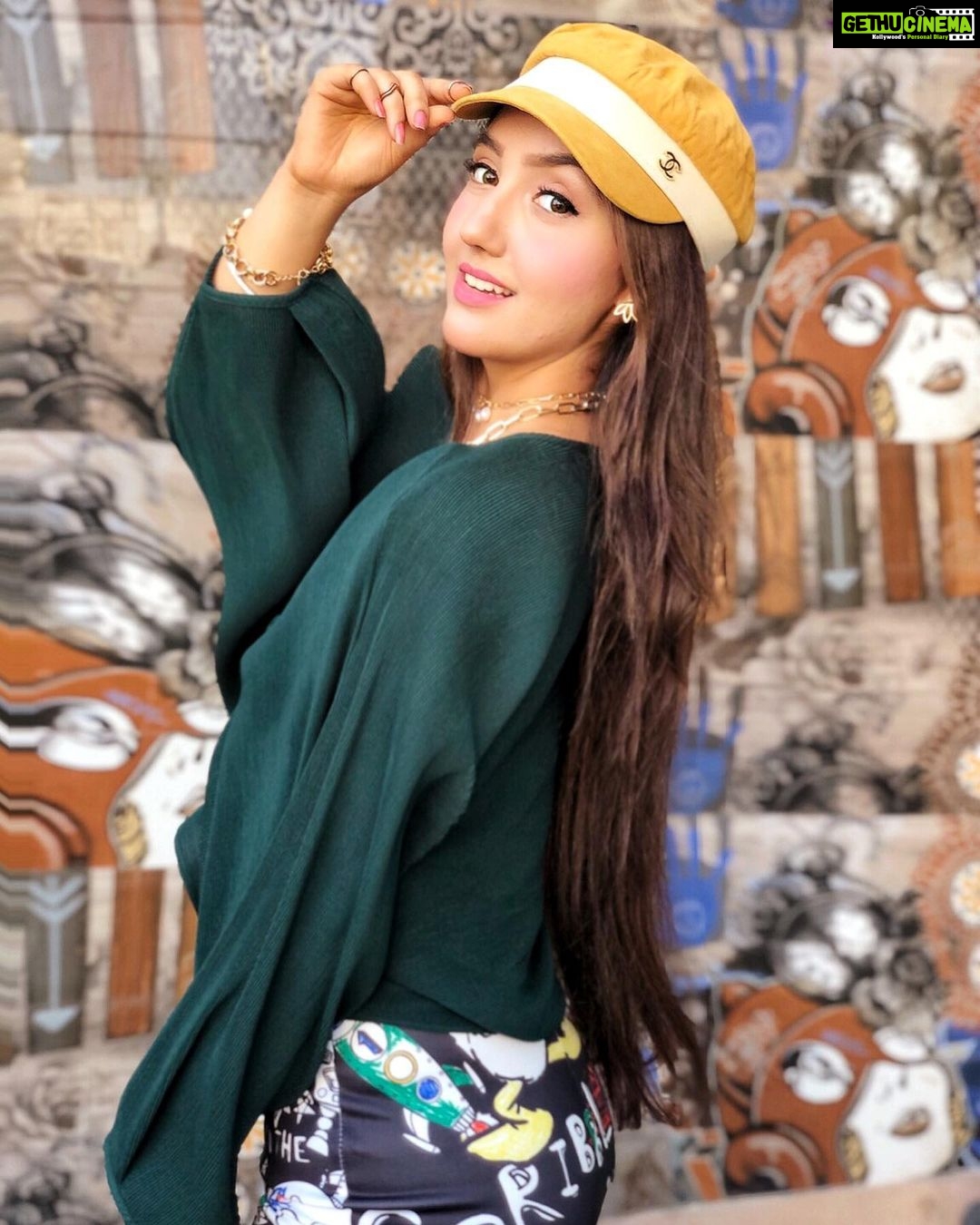 Ashnoor Kaur Instagram - b l o s s o m i n g🌸✨