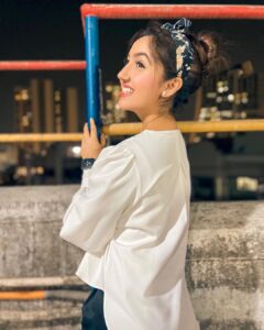 Ashnoor Kaur Instagram - Living moments, creating memories❤️✨ . . #AboutLastNight #Fun #Friends #WhatIWore #ashnoorstylediaries Wearing @meeamifashion 📸 @purple.star.entertainment