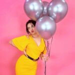 Avneet Kaur Instagram - Shooting for something really cool coming soon 💕🎈 @singhjaijeet_4 Wearing- @ikichic_official
