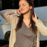 Avneet Kaur Instagram - Milan hun ab jo tumse hai dil ko mere kasam se sukoon mila ♥️ #naturaldays Mumbai, Maharashtra