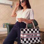 Avneet Kaur Instagram - Let your head quiet, go where your heart sways.🖤♥️