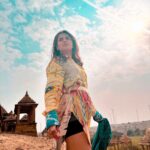 Avneet Kaur Instagram - H I S T O R Y 💙 #jaisalmer #throwback 📸- @sonianandra Bada Bagh