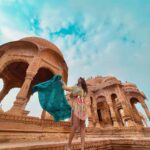 Avneet Kaur Instagram - H I S T O R Y 💙 #jaisalmer #throwback 📸- @sonianandra Bada Bagh