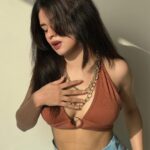Avneet Kaur Instagram - Letting the sun in.🤎☀️ 📸- @krupalakhanii.16
