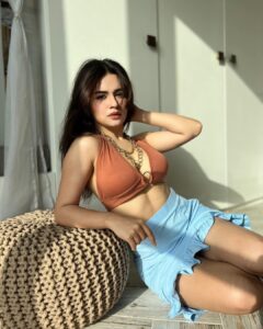 Avneet Kaur Instagram - Fresh outta the beach like.🧡💙🌊🐠
Top- @starin.in 
Skirt- @diamondlady.in 
📸- @krupalakhanii.16
