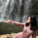Avneet Kaur Instagram - Livestreaming LITERALLY!❤️ Wearing- @ewayoung 📸- @sonianandra Coorg,Karnataka