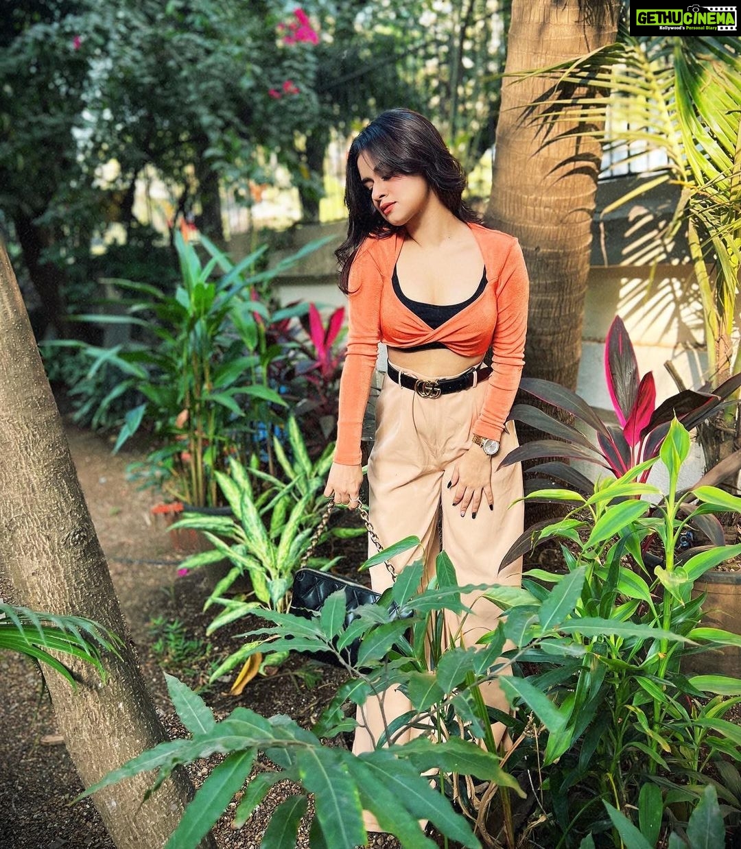 Avneet Kaur Instagram - Lost in the lore of trees, My soul sings earthen melodies.π²π΄ππΏπ Wearing- @urbanic_in Mumbai, Maharashtra