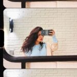 Avneet Kaur Instagram - Think I'm in love, 'cause you so sexy Boy, I ain't talkin' about you, I'm talking to my own reflection 😝💙✨ #mirrorselfie #throwback Bhopal, Madhya Pradesh
