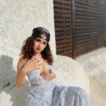 Avneet Kaur Instagram - And there's a dazzling haze, a mysterious way about you dear 🤍💫 Maldives
