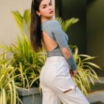 Avneet Kaur Instagram - Souls recognise each other by vibes, not appearances.🤍💫 #styledbyme