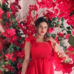 Avneet Kaur Instagram - Flower child.🌺✨✨