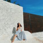 Avneet Kaur Instagram - And there's a dazzling haze, a mysterious way about you dear 🤍💫 Maldives