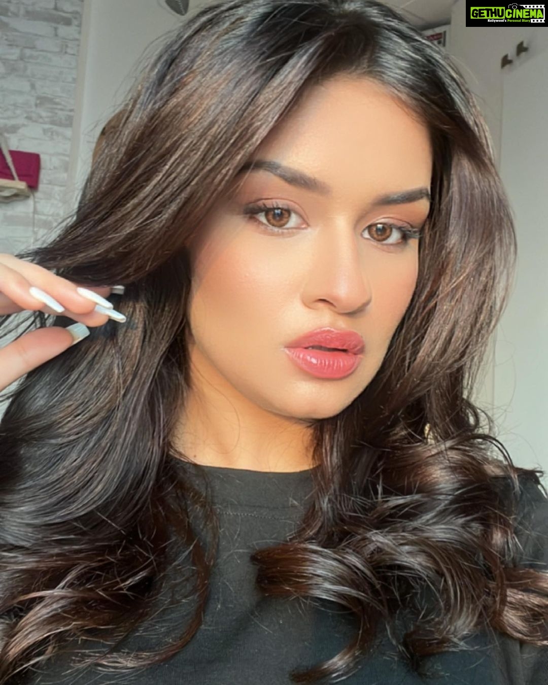 Avneet Kaur Instagram - Are your eyes blushing? ♥️