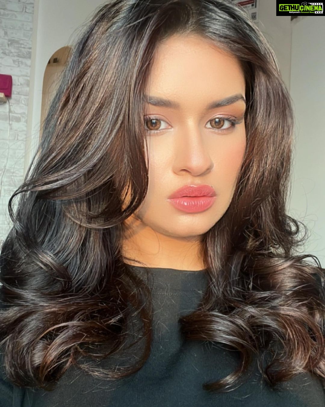 Avneet Kaur Instagram - Are your eyes blushing? ♥️