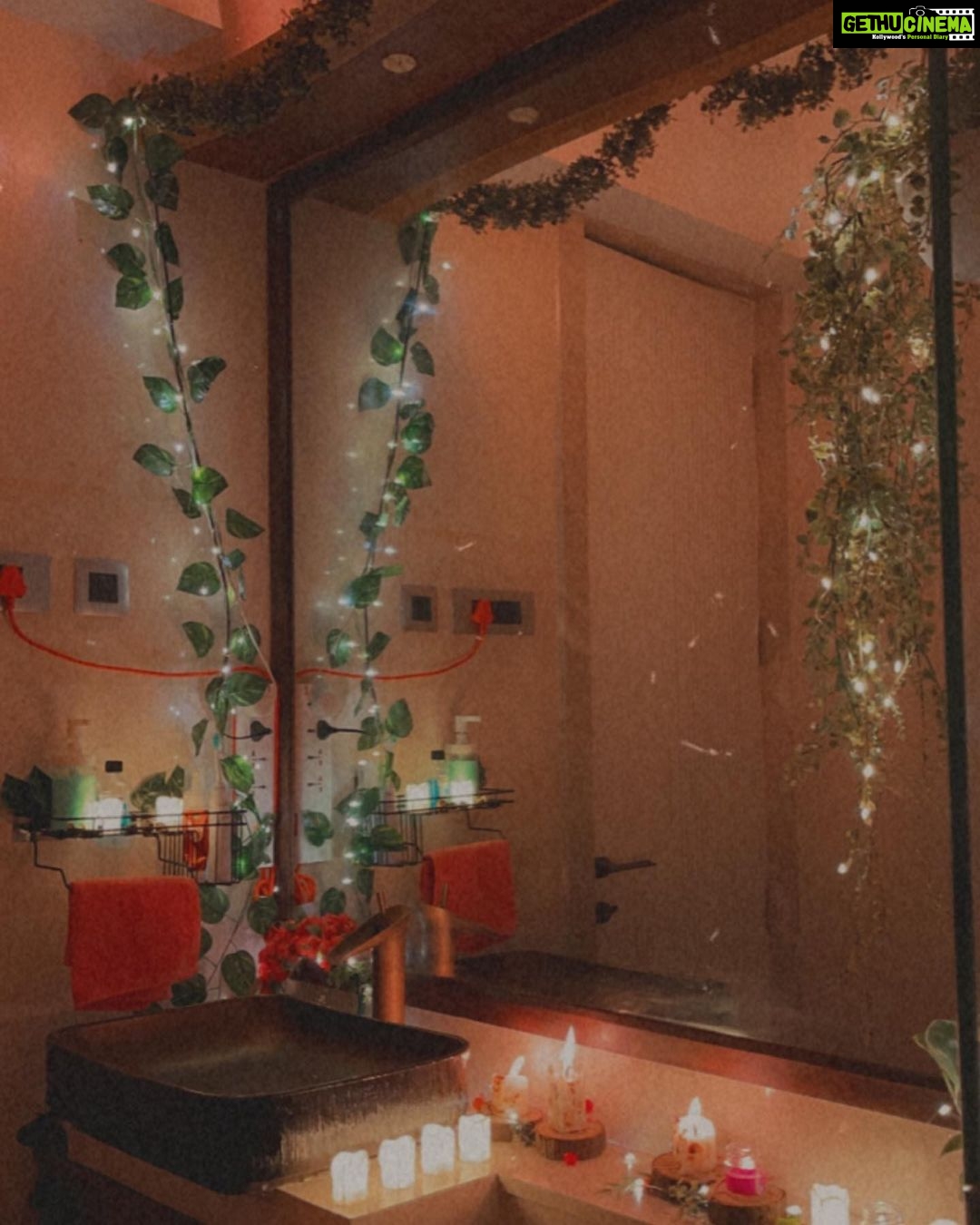 Avneet Kaur Instagram - Room aesthetics.💕🏠✨ #myroom #decorbyme #lifestyle Home