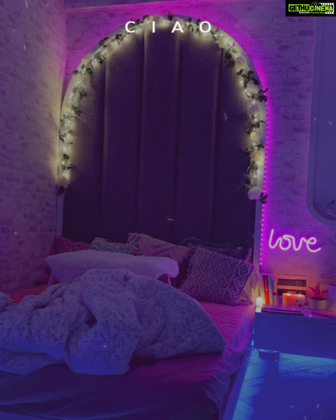Avneet Kaur Instagram - Room aesthetics.💕🏠✨ #myroom #decorbyme #lifestyle Home