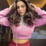 Avneet Kaur Instagram - Sunkissed 🌞🌸💕 #closeup #throwback #nofilter Bhopal, Madhya Pradesh