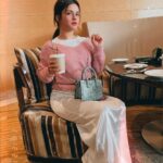 Avneet Kaur Instagram - All happiness depends on a leisurely breakfast.💖🧁 📸- @amandeepnandra Bhopal - The City of Lakes
