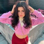 Avneet Kaur Instagram - It’s a love story baby just say yes 🌸💕♥️ #feels #colours #fall Bhopal, Madhya Pradesh
