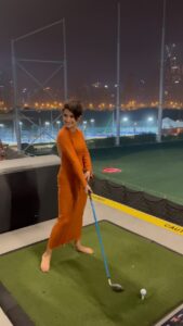 Avneet Kaur Instagram - Trying new things 🤪❤️⛳️ #reelsinstagram #reelitfeelit #dubai2022 #golf #travelwithak #seetheworldwithak Dubai, United Arab Emiratesدبي
