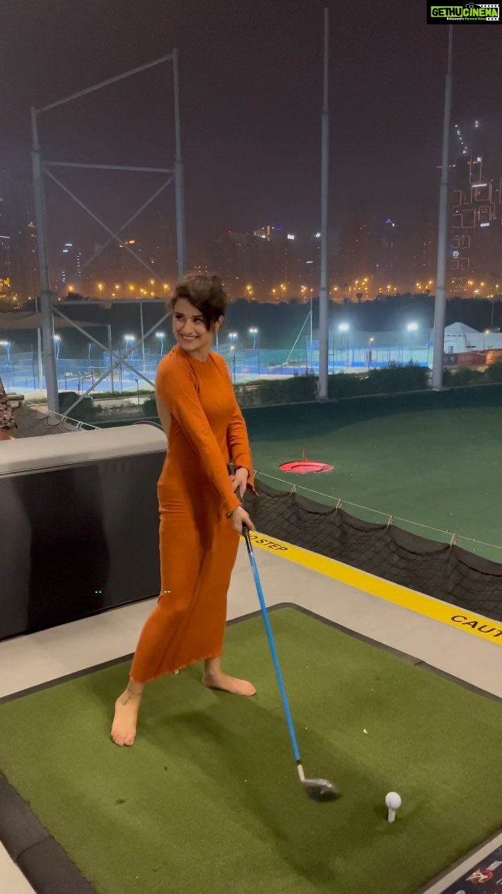 Avneet Kaur Instagram - Trying new things 🤪❤️⛳️ #reelsinstagram #reelitfeelit #dubai2022 #golf #travelwithak #seetheworldwithak Dubai, United Arab Emiratesدبي