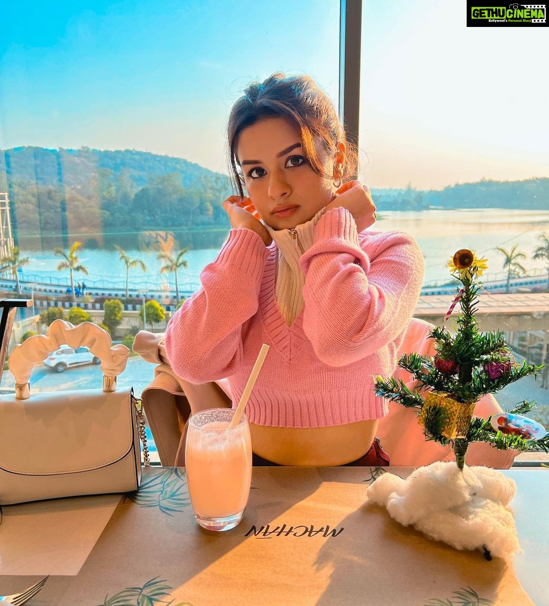 Avneet Kaur Instagram - Major missing cold winter days.ππ€πΈβοΈ πΈ- @amandeepnandra Taj Lakefront, Bhopal