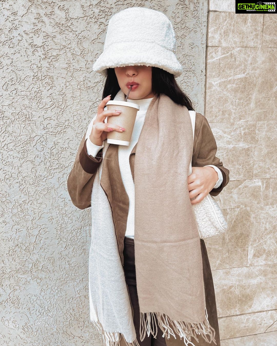 Avneet Kaur Instagram - More coffee please?☕️ #morningcoffee Bhopal, Madhya Pradesh