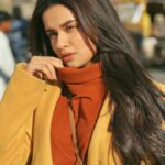 Avneet Kaur Instagram - Ab na mujhko yaad beeta Main toh lamhon mein jeeta 🧡 MUA & 📸- @loveleen_makeupandhair Bhopal - भोपाल, MP, India