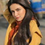 Avneet Kaur Instagram - Ab na mujhko yaad beeta Main toh lamhon mein jeeta 🧡 MUA & 📸- @loveleen_makeupandhair Bhopal - भोपाल, MP, India