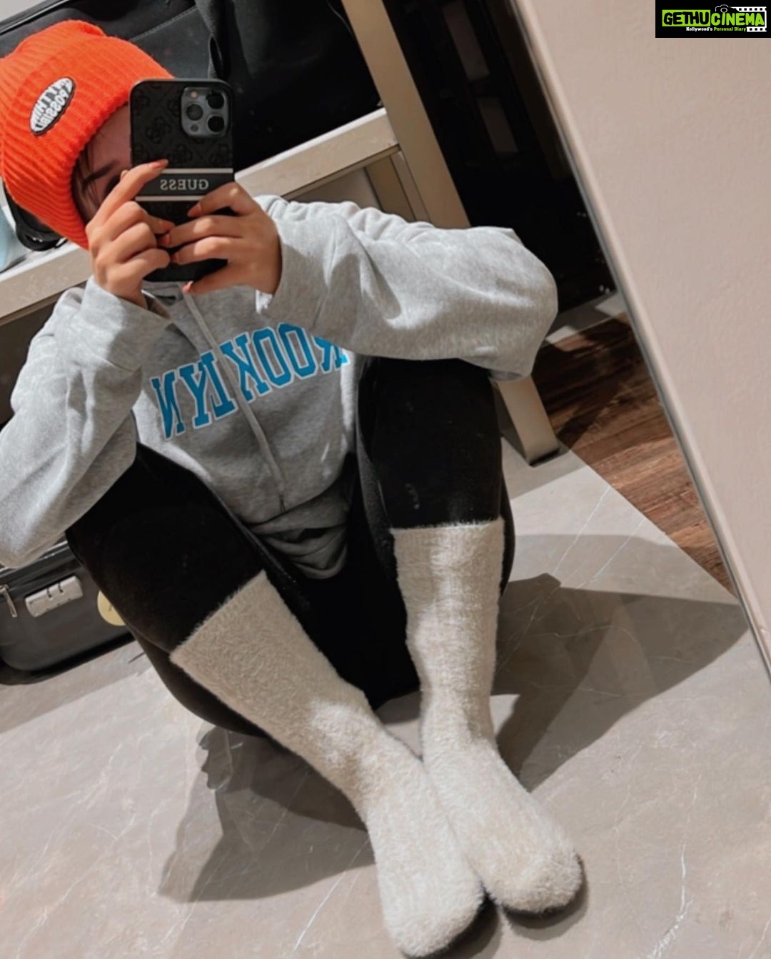 Avneet Kaur Instagram - Cozy winter nights.๐งก๐ #stayingin Bhopal, Madhya Pradesh