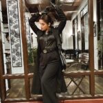 Avneet Kaur Instagram - I’m a hustler baby, I just want you to know. It ain’t where I been but where I’m about to go.🖤🔥 #allblack #styledbyme #winterfashion #avneetstylediaries 📸- @amandeepnandra Jehan Numa Palace Hotel