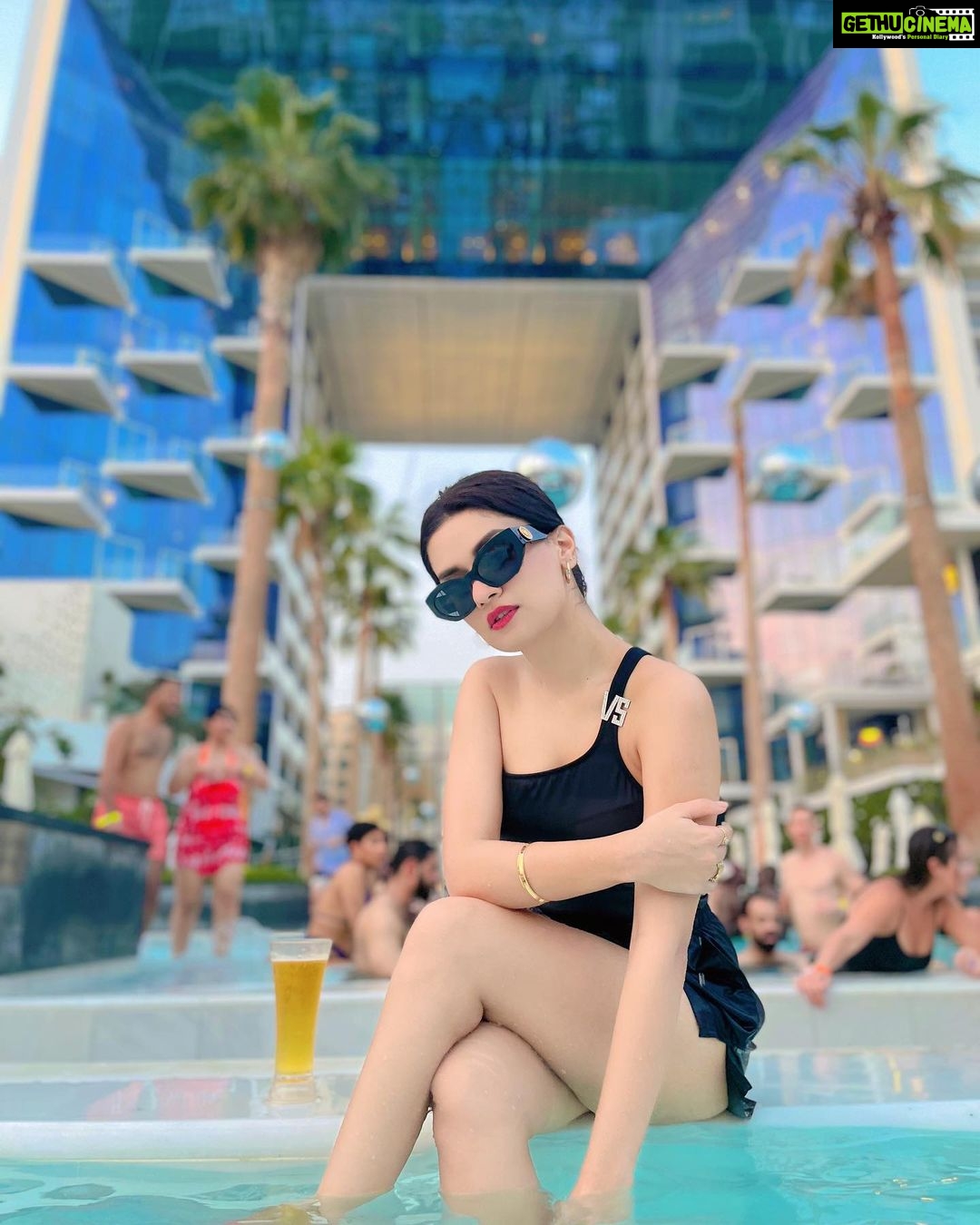 Avneet Kaur Instagram - The pool is calling and I must go! 😛🖤☀️🌴 FIVE Palm Jumeirah Dubai