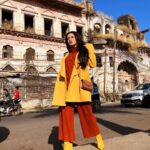 Avneet Kaur Instagram - I’m all the places in which I’ve left my heart.🧡💛 #styledbyme #bhopal 📸- @loveleen_makeupandhair सपनों का शहर भोपाल